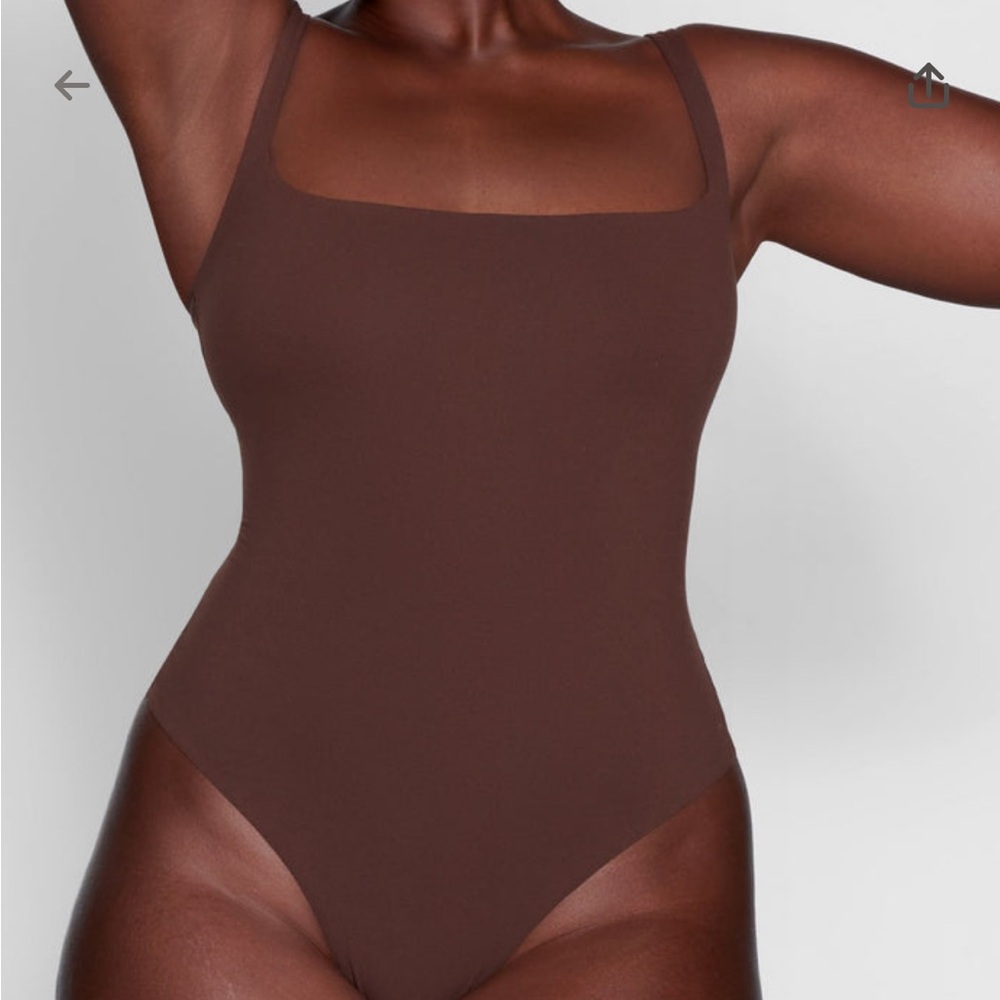 NWT SKIMS Large Cocoa Fits Everybody Square Neck  Bodysuit